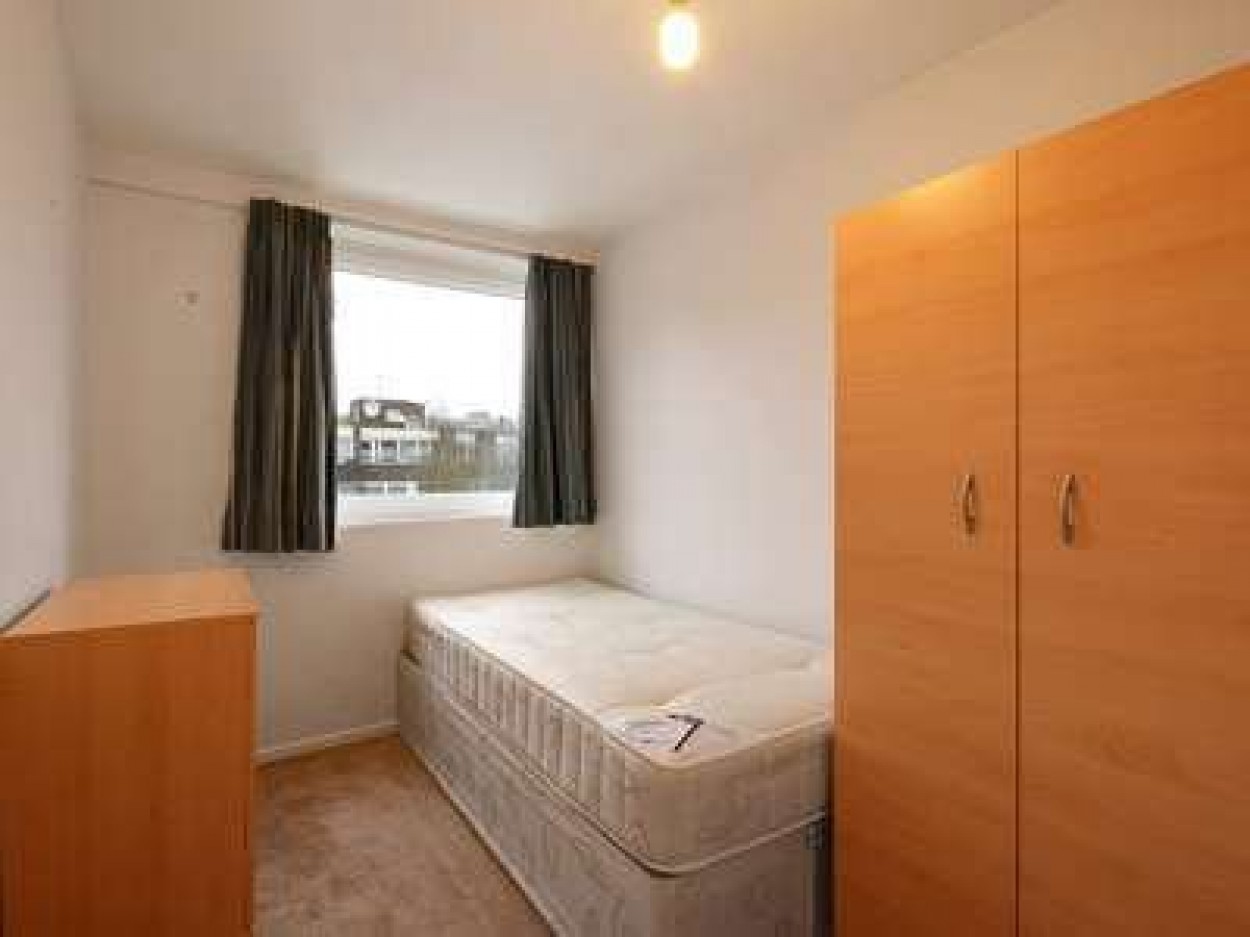 Images for Flat share, Brentford